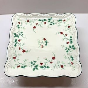 Pfaltzgraff Winterberry pedestal cake plate stand